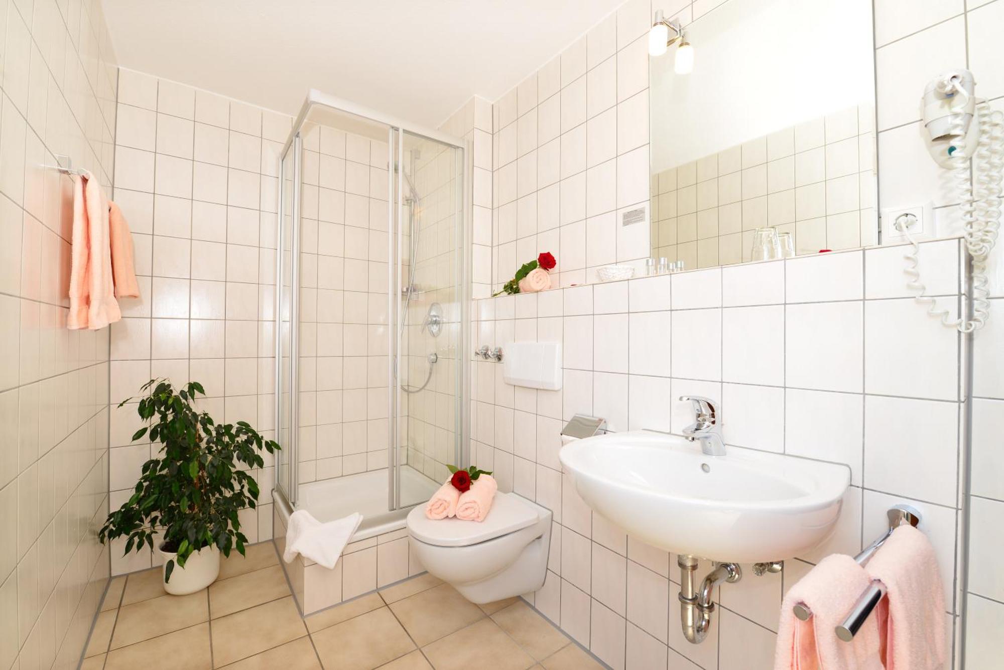 Hotel Am Buchwald Esslingen am Neckar Phòng bức ảnh